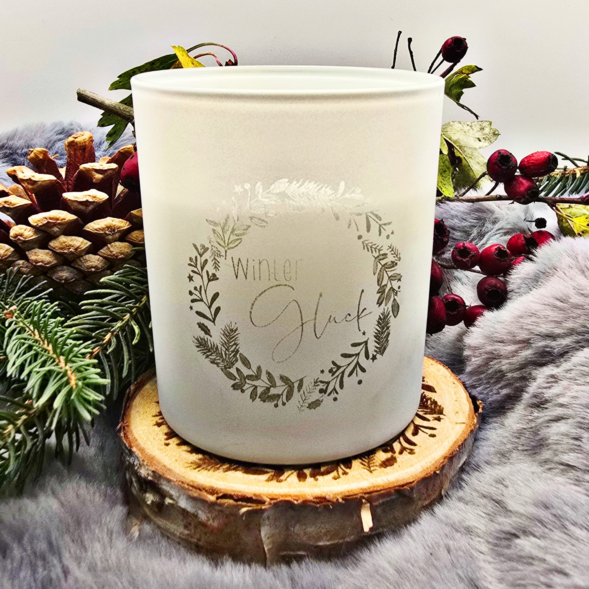 Plotterdatei Winterglück gelasert auf satiniertes Teelichtglas Plotterdatei Winterglück gelasert auf satiniertes Teelichtglas