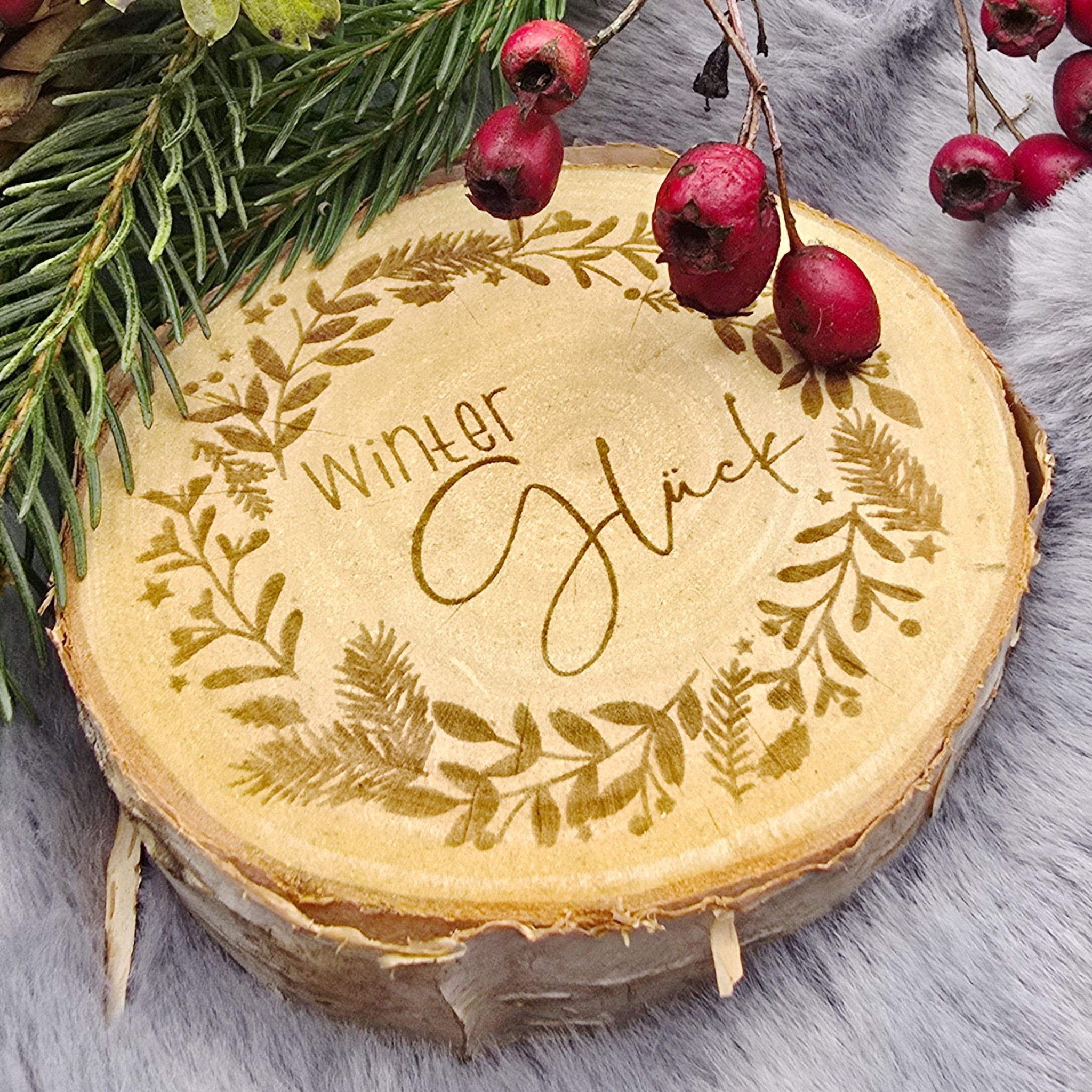 Plotterdatei Winterglück gelasert auf Baumscheibe Plotterdatei Winterglück gelasert auf Baumscheibe