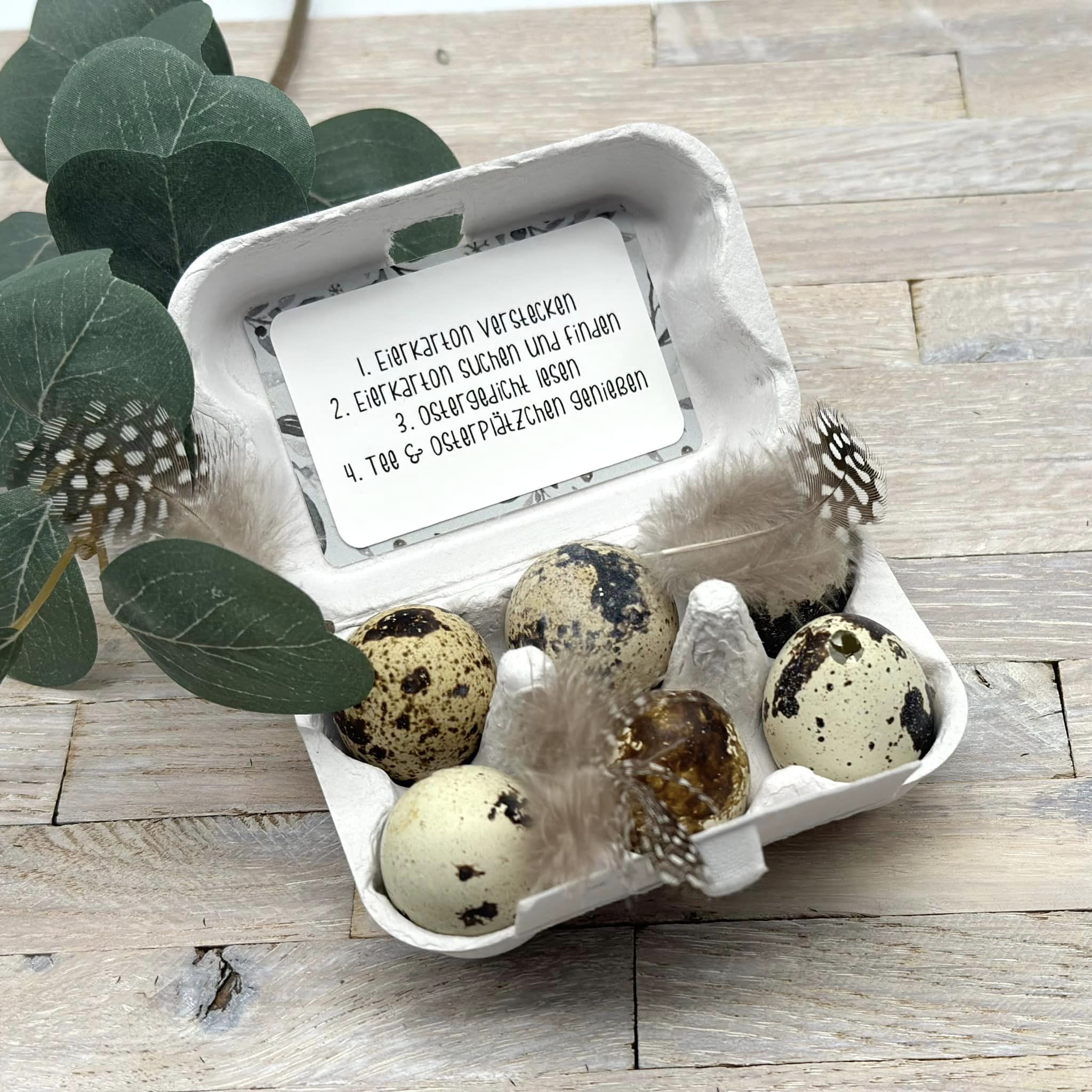 Plotterdatei Süße Ostergrüße auf Eierkarton verziert mit Designpapier